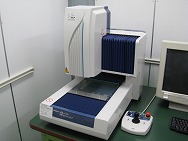 三次元測定機：ミツトヨQVE-200/T EL2S写真